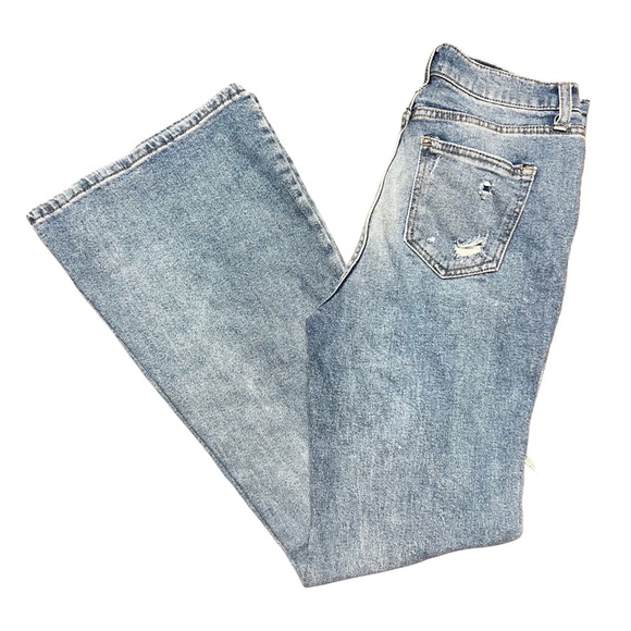 Altar’d State Distressed Flare Jeans Women’s 29/9 Light Wash - Picture 4 of 7